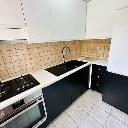 Victoria's Escape Apartment