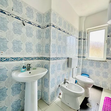Victoria's Escape * Vlorë